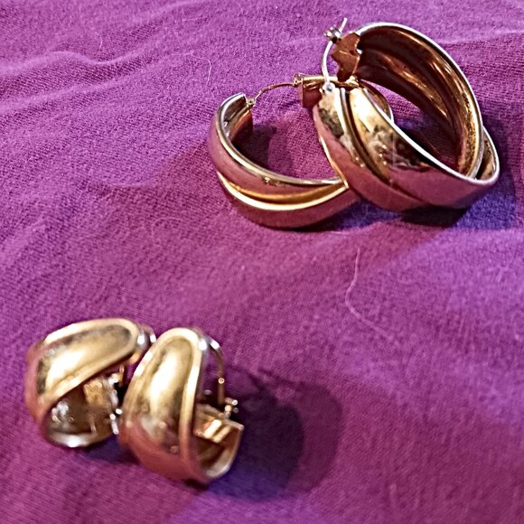 2 Gold Tone Pair - Hoop Earrings - Picture 7 of 7